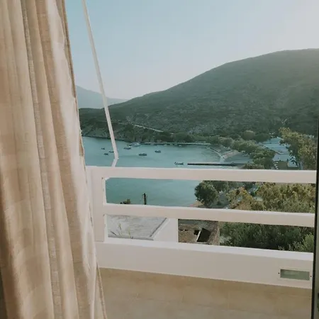 Casa Polivios * Adámas